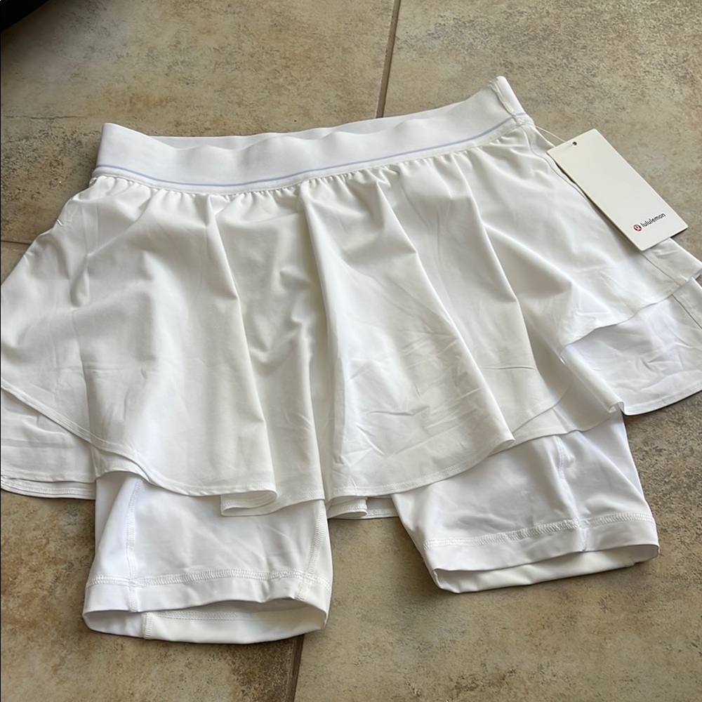 NWT Lululemon White Tennis Skirt with Shorts Size 10 or Large